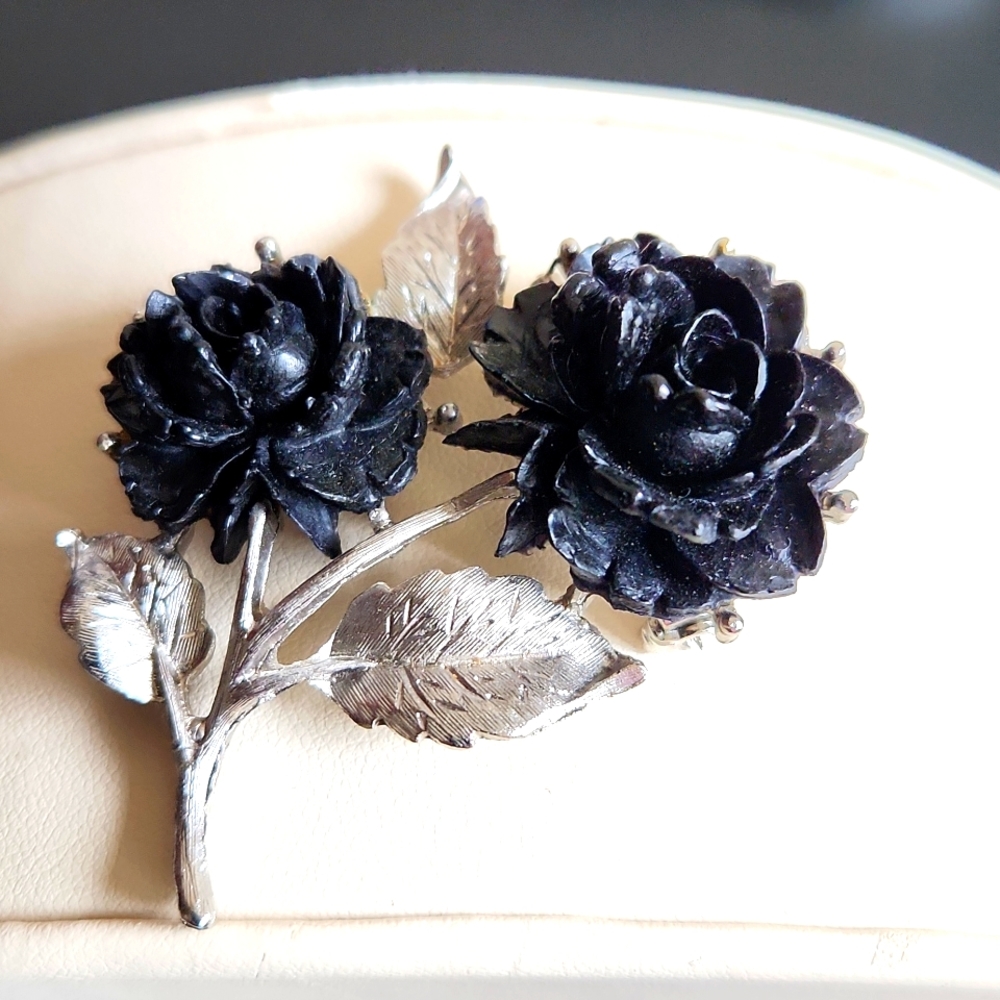 Gerry "Black Rose Pin"